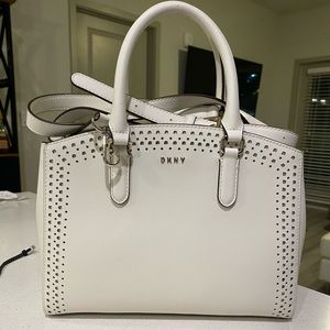 Beautiful DKNY Becca satchel